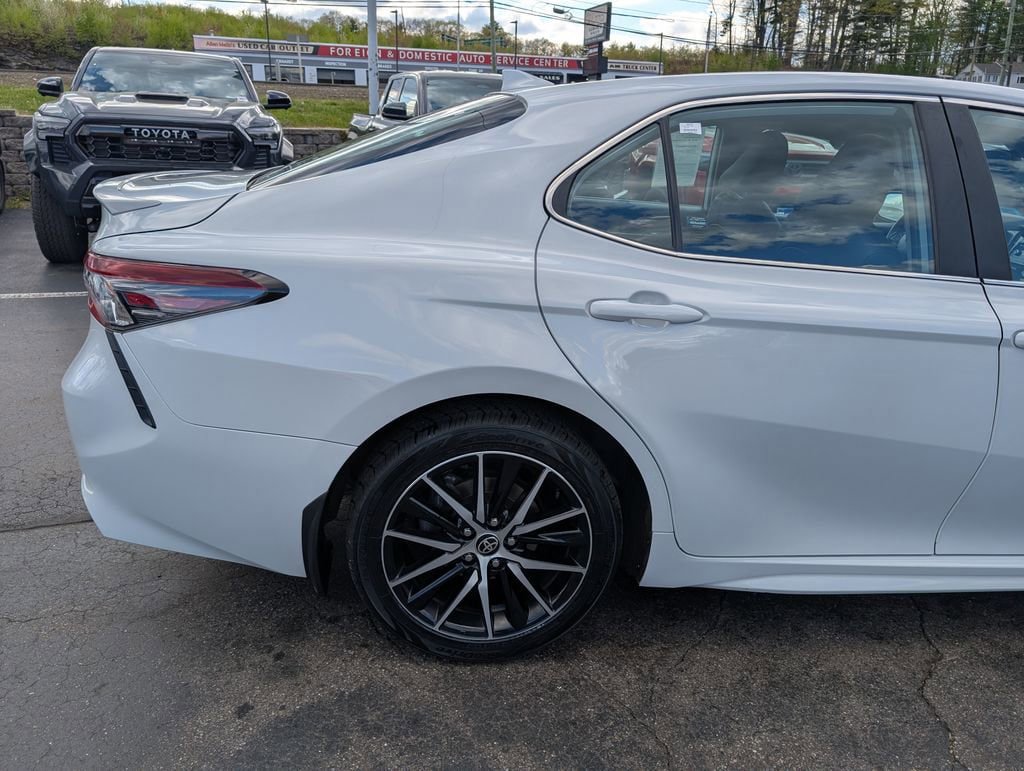 Used 2024 Toyota Camry SE w/ Cold Weather Package AWD/4WD image 7