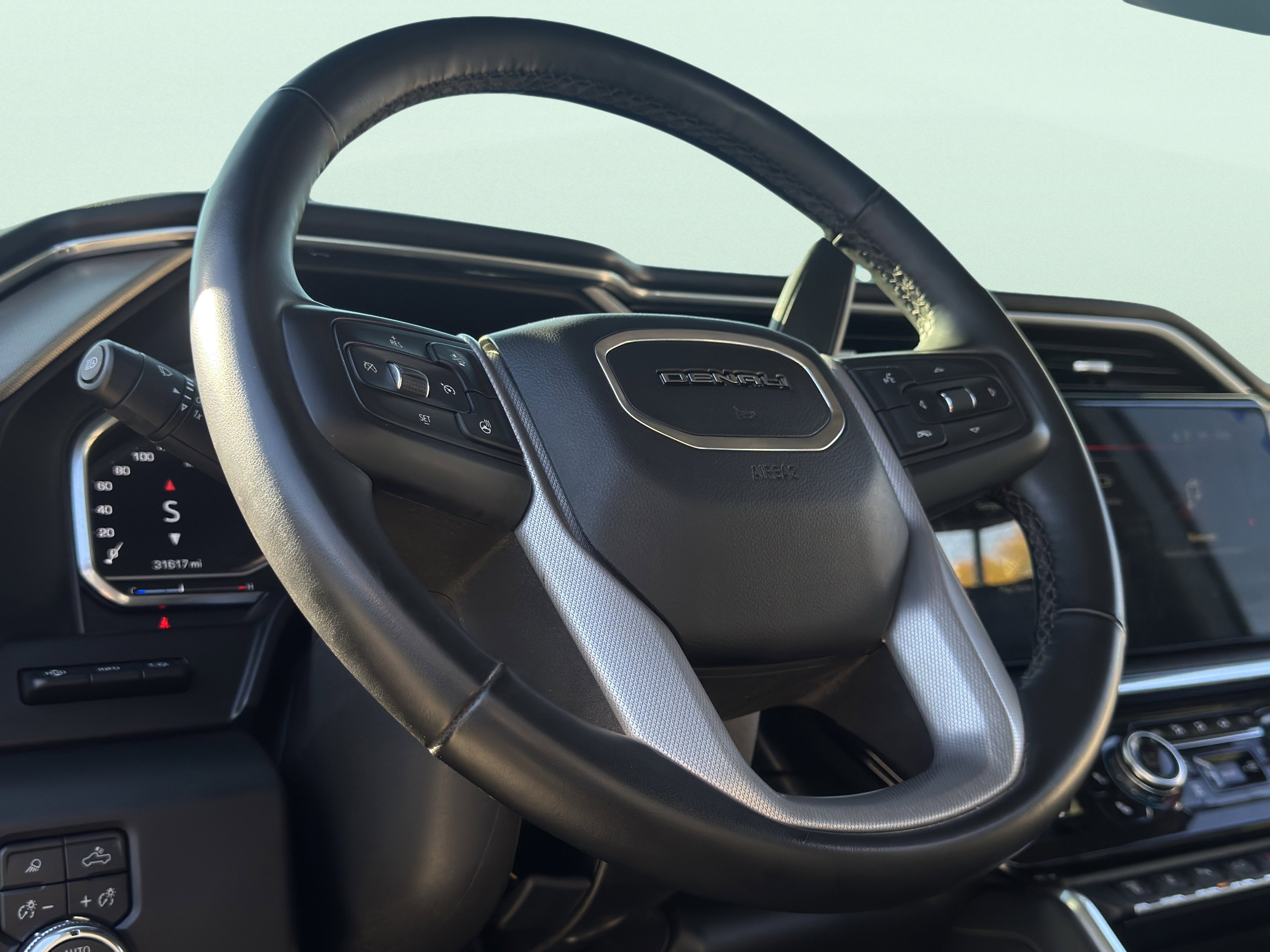 Used 2024 GMC Sierra 3500 Denali w/ Denali Reserve Package image 40