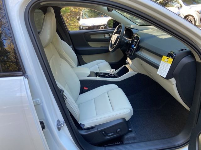 New 2026 Volvo XC40 B5 Ultra w/ Protection Package Premier image 16