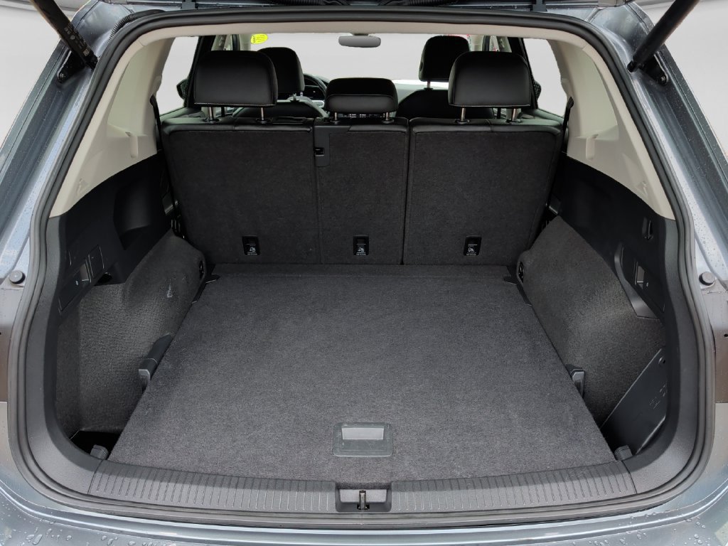 Used 2024 Volkswagen Tiguan SE AWD/4WD image 38