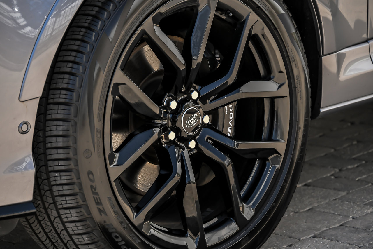 Used 2022 Land Rover Range Rover Sport SVR AWD/4WD image 7