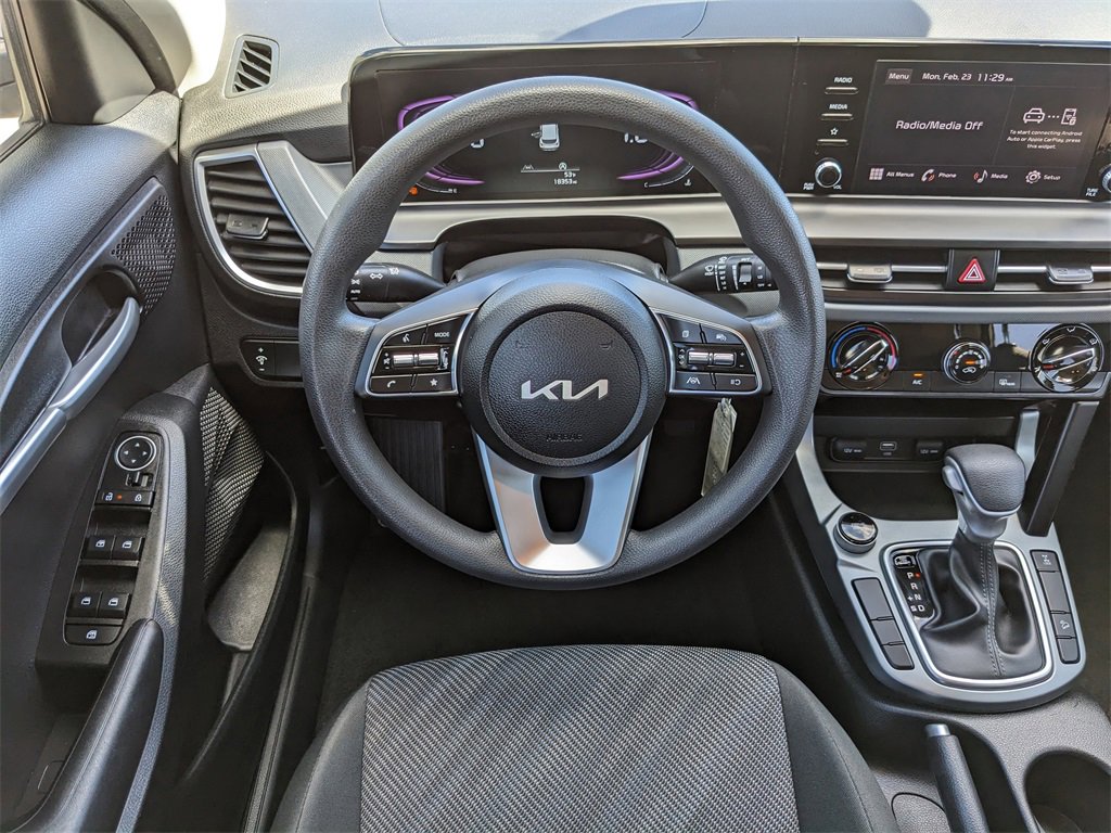 Certified 2025 Kia Seltos LX image 15