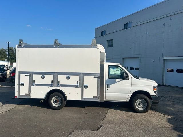 New 2026 Ford E-350 and Econoline 350 Super Duty w/ Power Equipment Group image 2