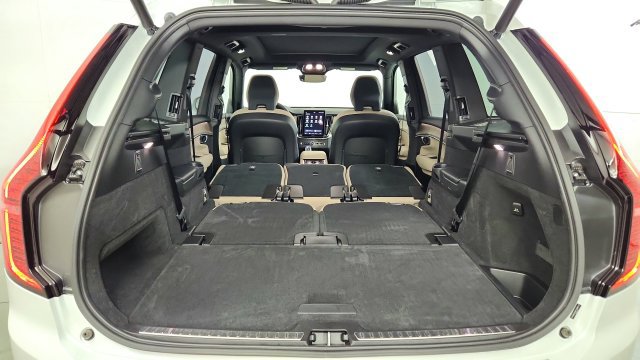 Used 2026 Volvo XC90 B6 Plus w/ Protection Package AWD/4WD image 43