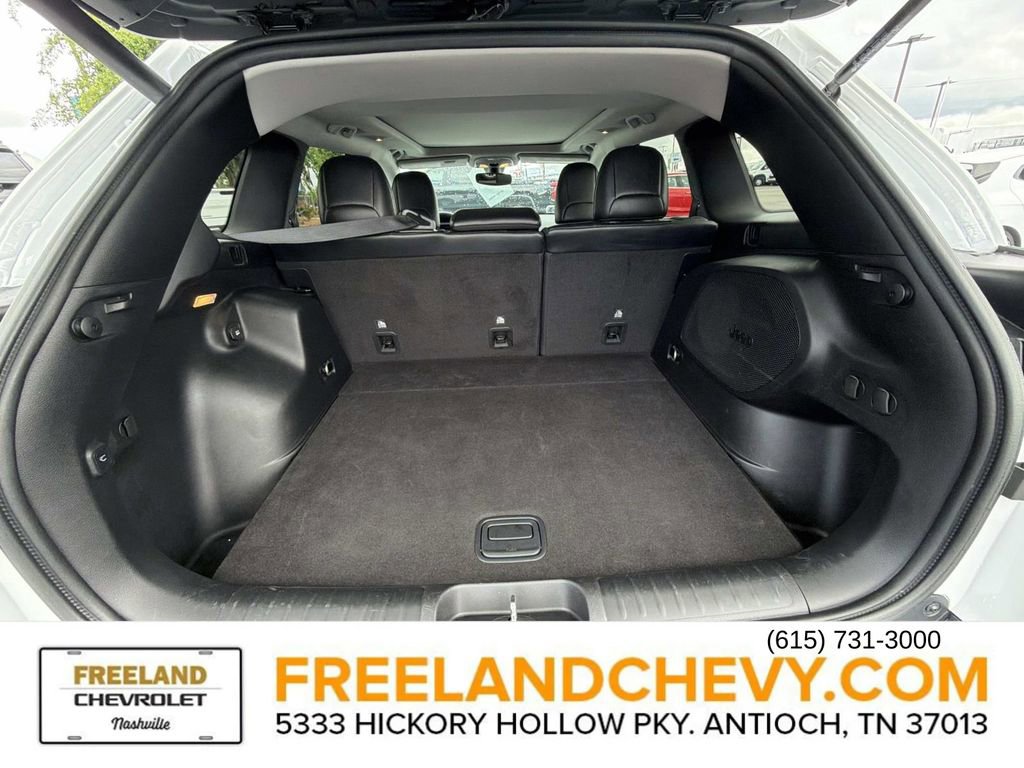 Used 2019 Jeep Cherokee Latitude Plus w/ Comfort/Convenience Group FWD image 14