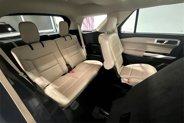 Used 2021 Ford Explorer XLT w/ Equipment Group 202A image 25