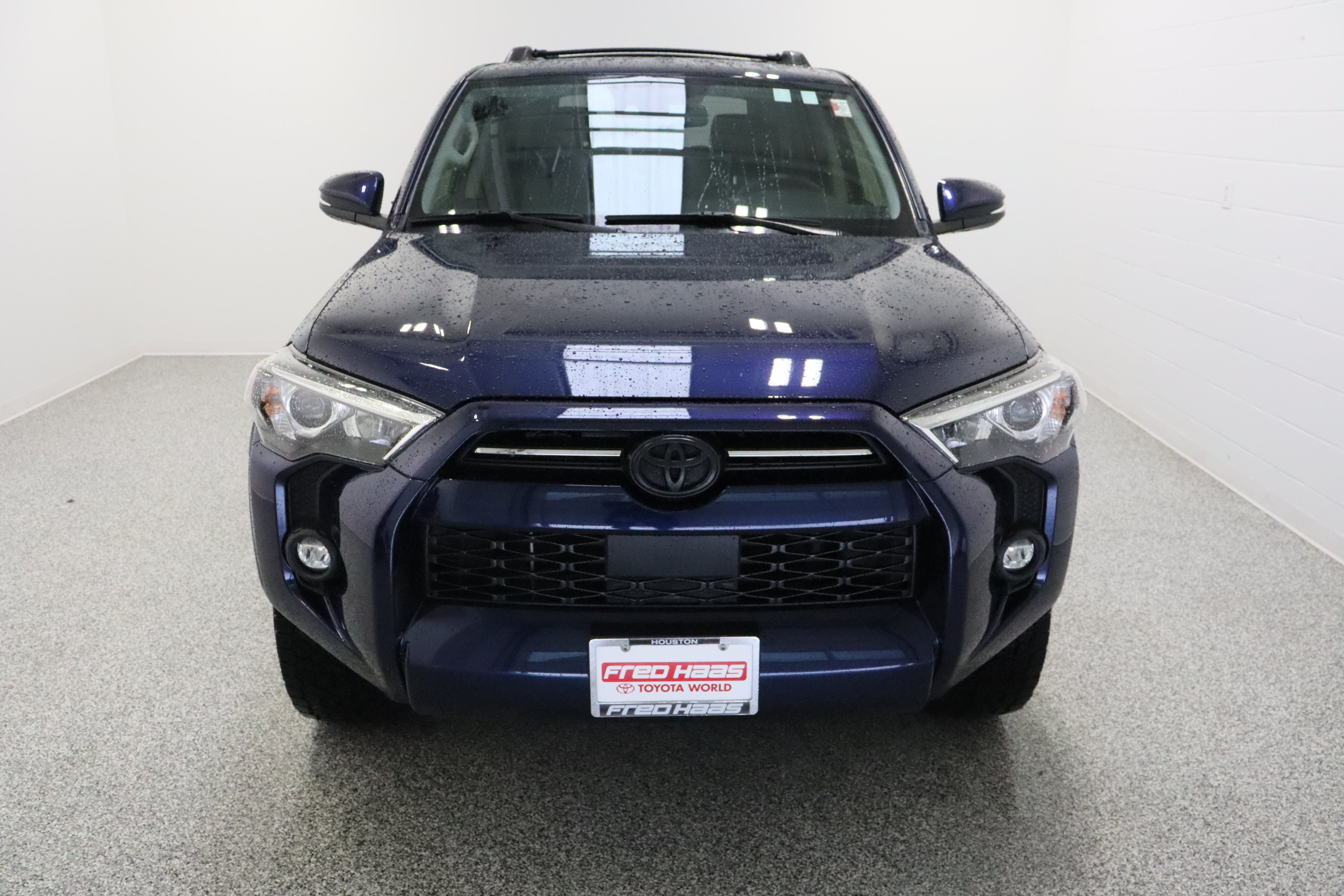 Used 2022 Toyota 4Runner SR5 Premium w/ Moonroof Package RWD image 3