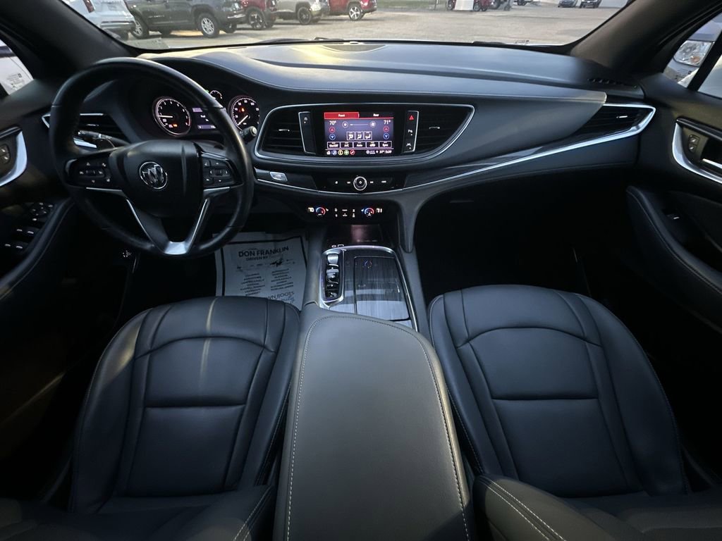 Used 2023 Buick Enclave Essence image 20
