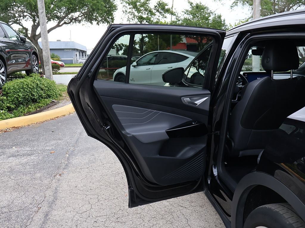 Used 2023 Volkswagen ID.4 Pro S image 28