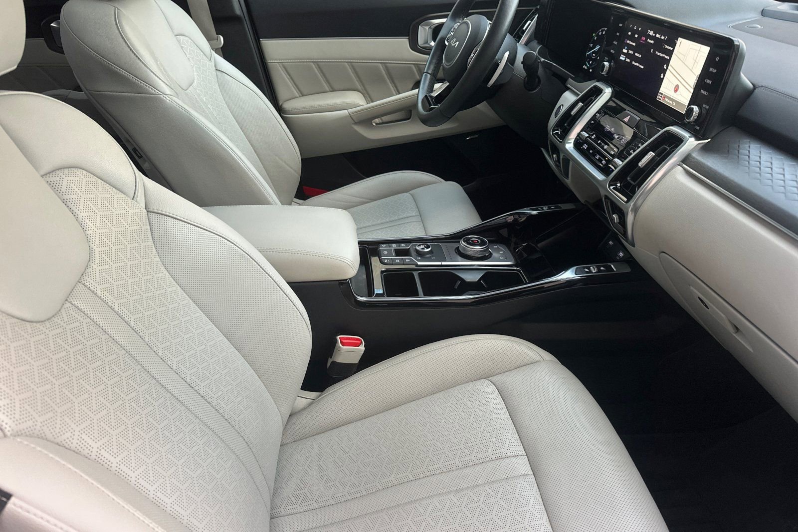 Used 2024 Kia Sorento SX Prestige image 18