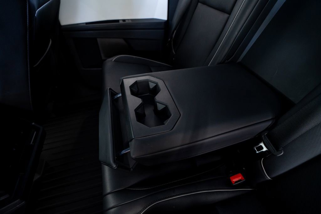 Used 2024 Tesla Cybertruck AWD Crew Cab image 36