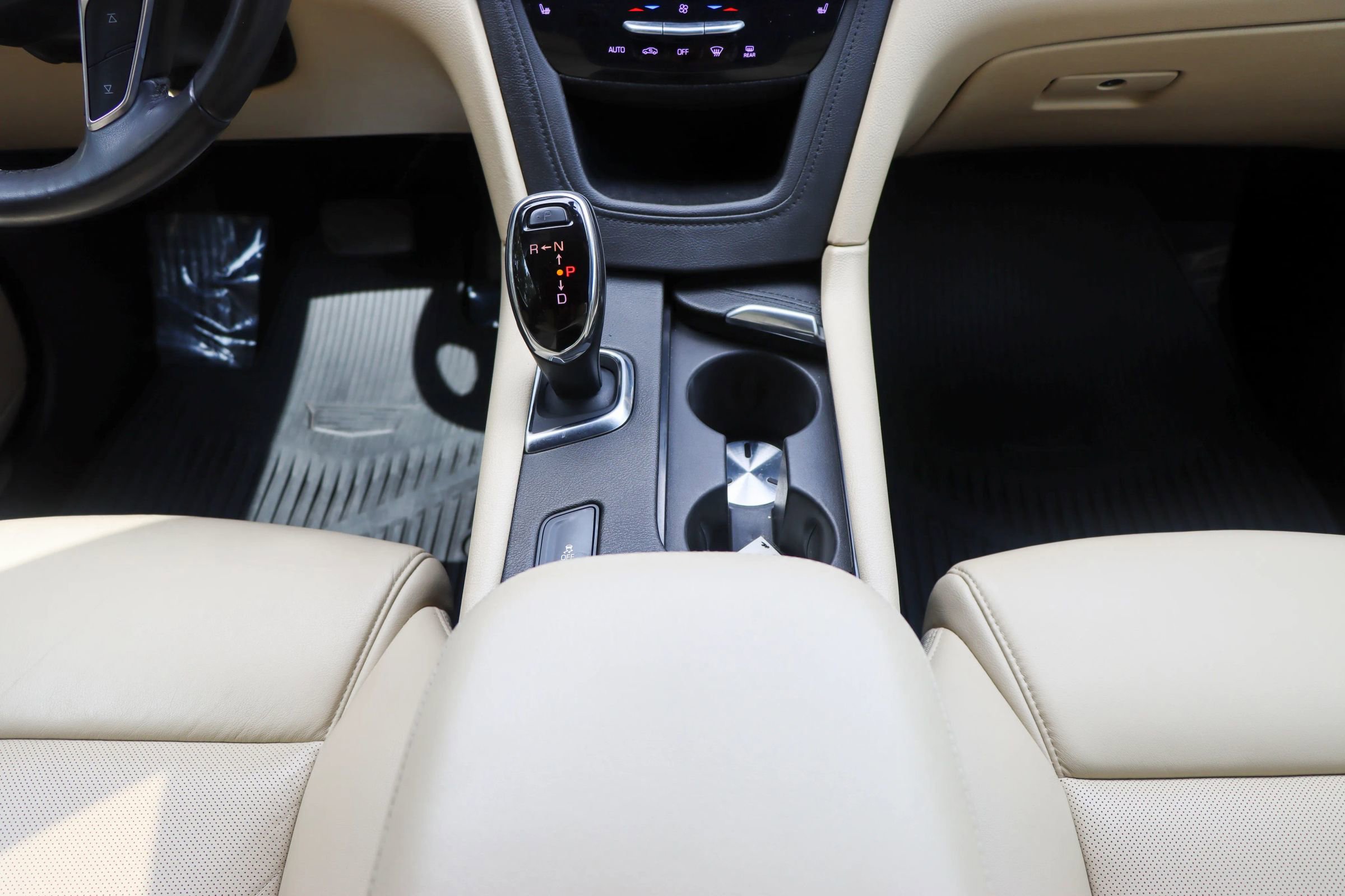 Used 2018 Cadillac XT5 Luxury w/ Driver Awareness Package FWD image 27