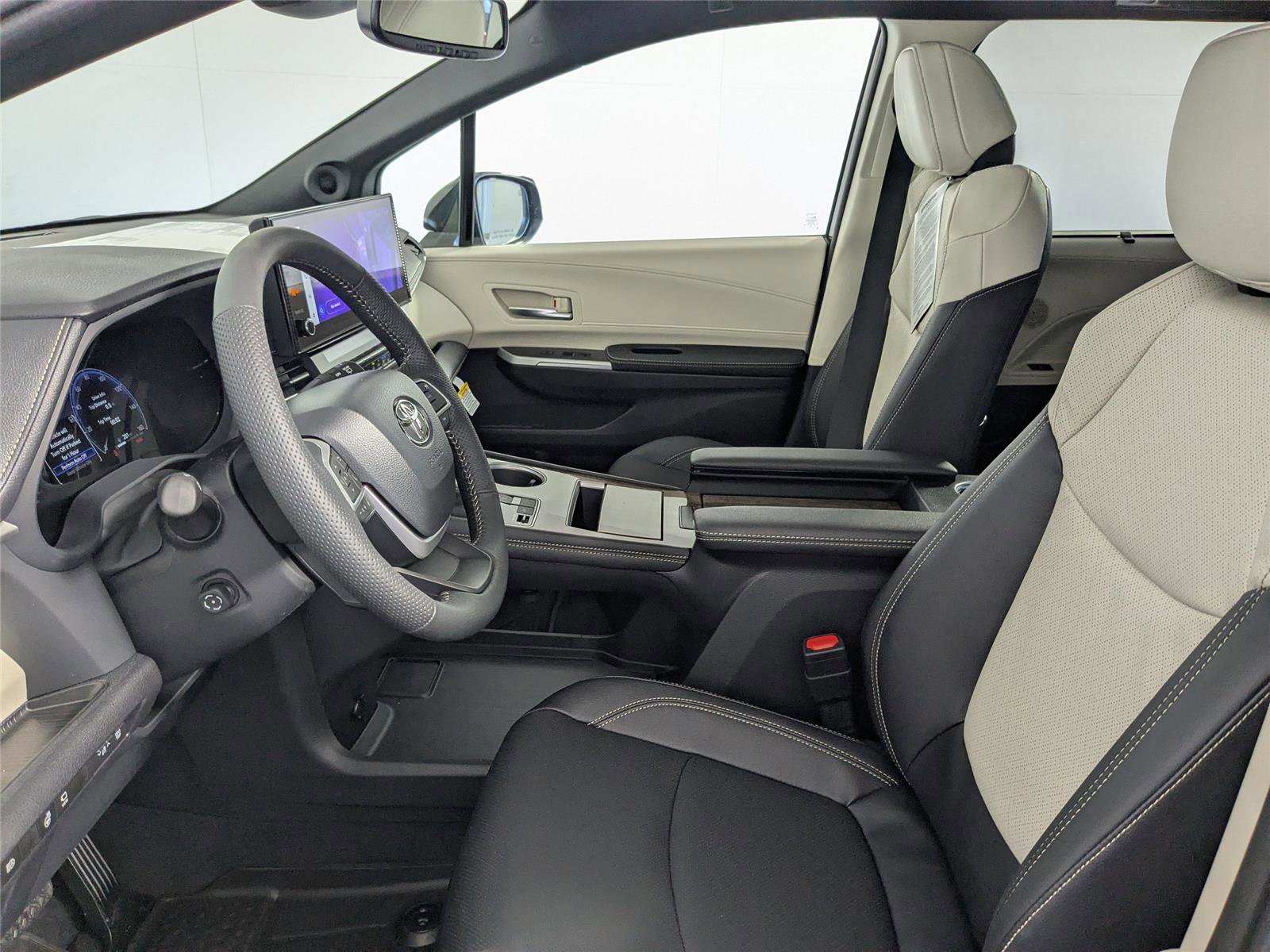 New 2026 Toyota Sienna Platinum image 10