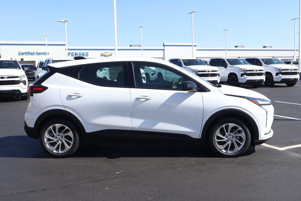 New 2027 Chevrolet Bolt LT image 9