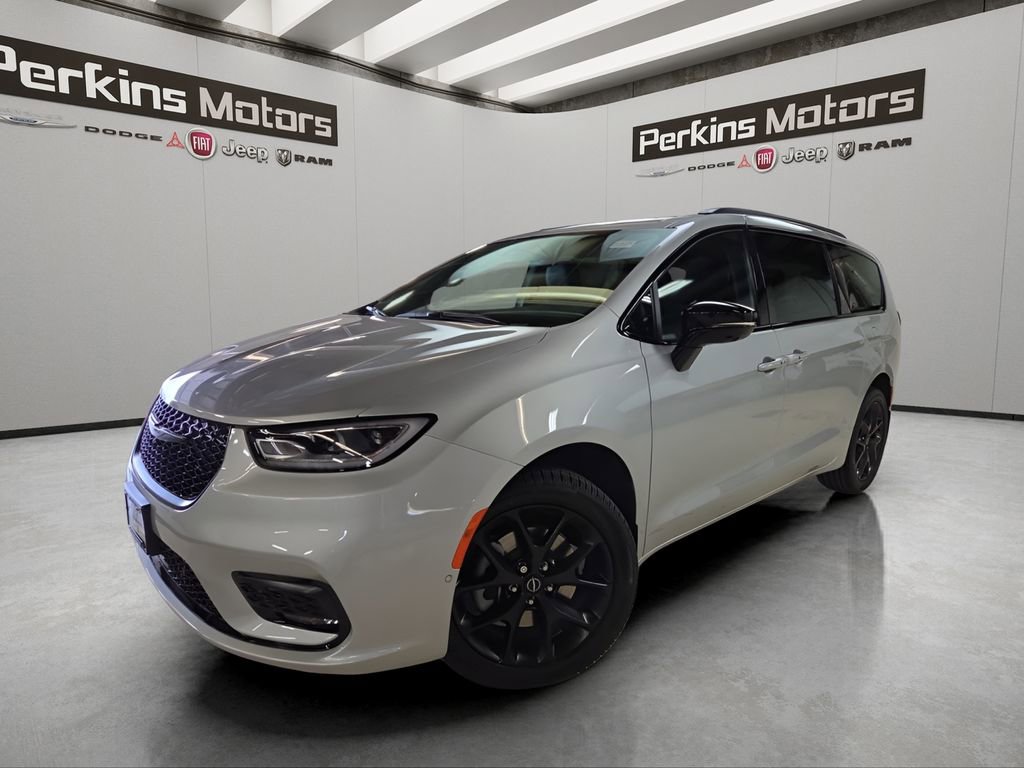 New 2026 Chrysler Pacifica Limited