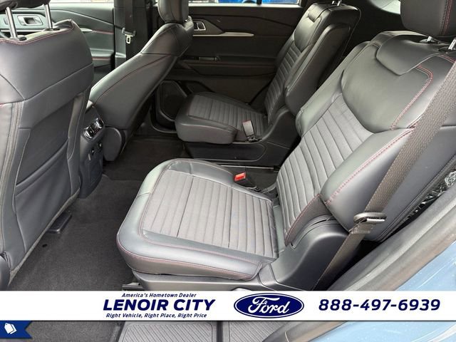 Used 2026 Ford Explorer ST-Line w/ ST-Line Street Pack image 11