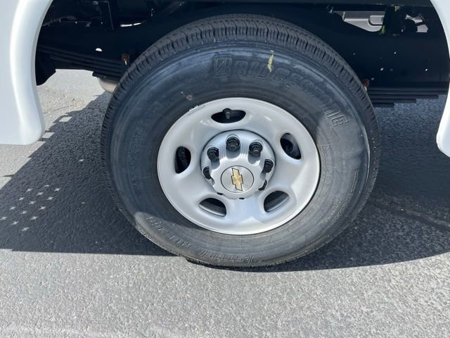 New 2025 Chevrolet Express 3500 Work Van w/ Power Convenience Package image 9