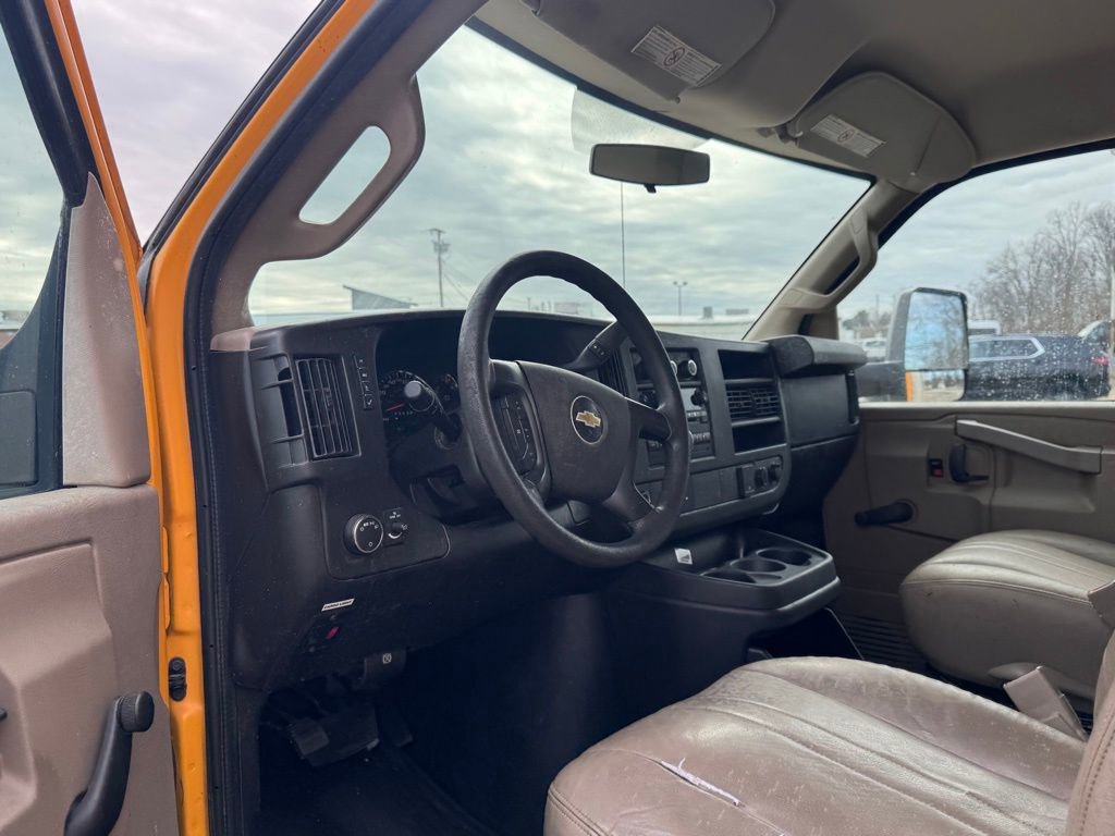 Used 2016 Chevrolet Express 3500 RWD image 9