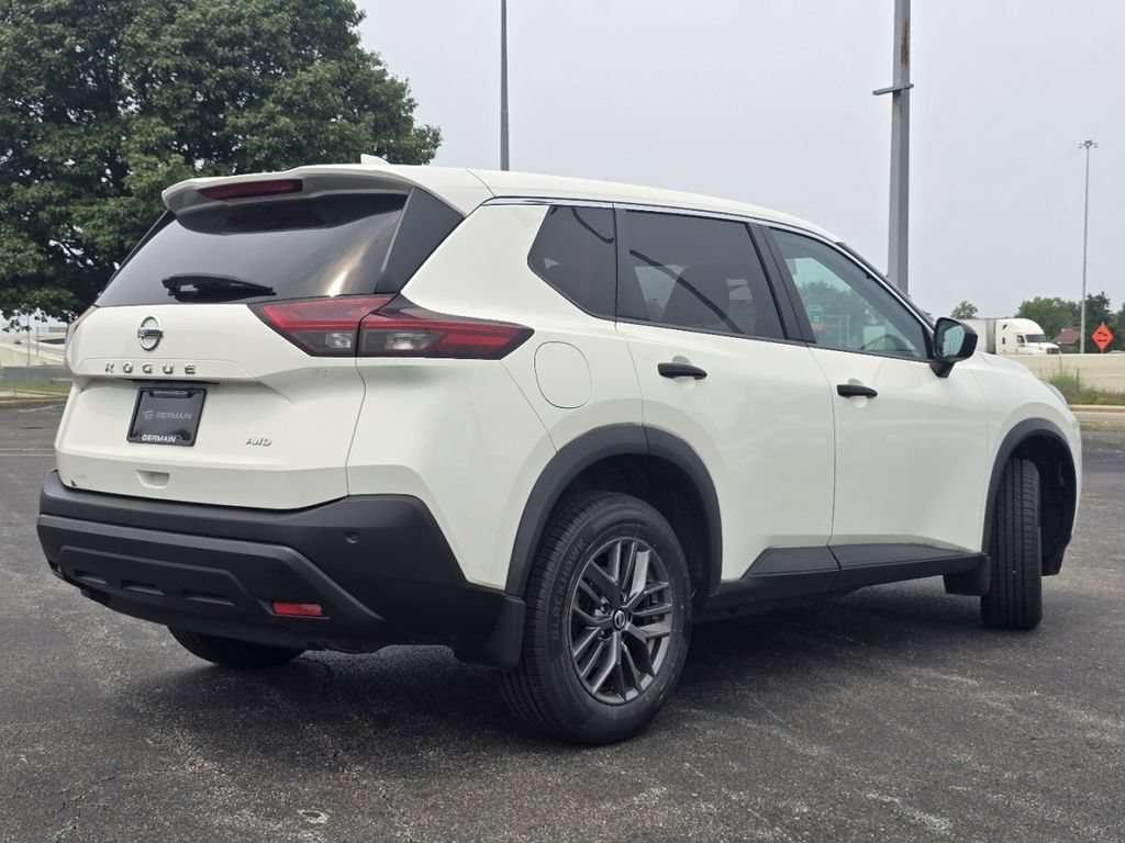Used 2021 Nissan Rogue S AWD/4WD image 14