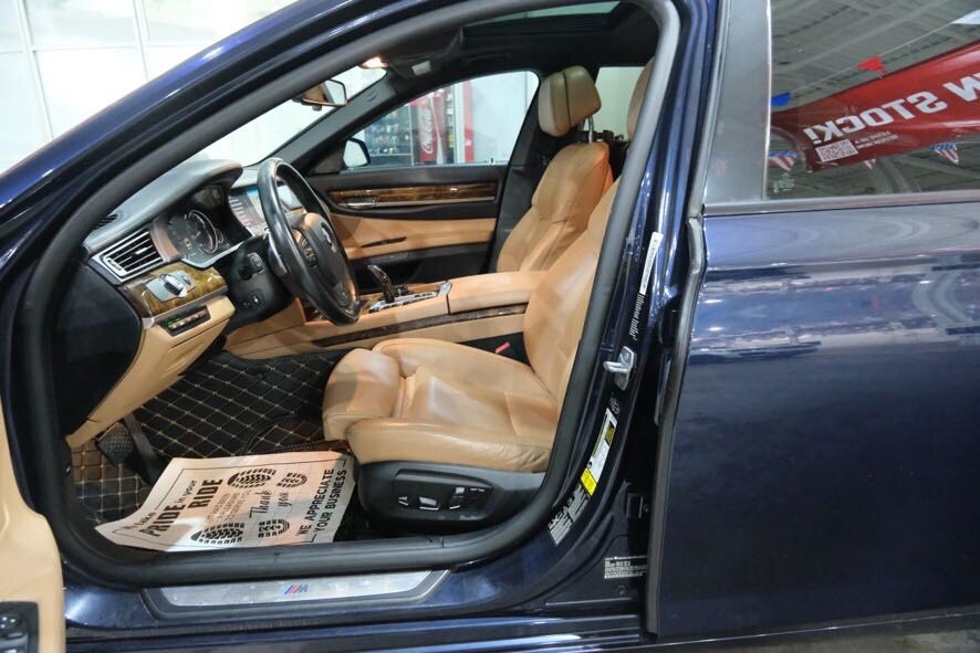 Used 2015 BMW 750Li xDrive AWD/4WD image 17