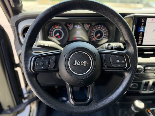 Used 2025 Jeep Wrangler Sport AWD/4WD image 14