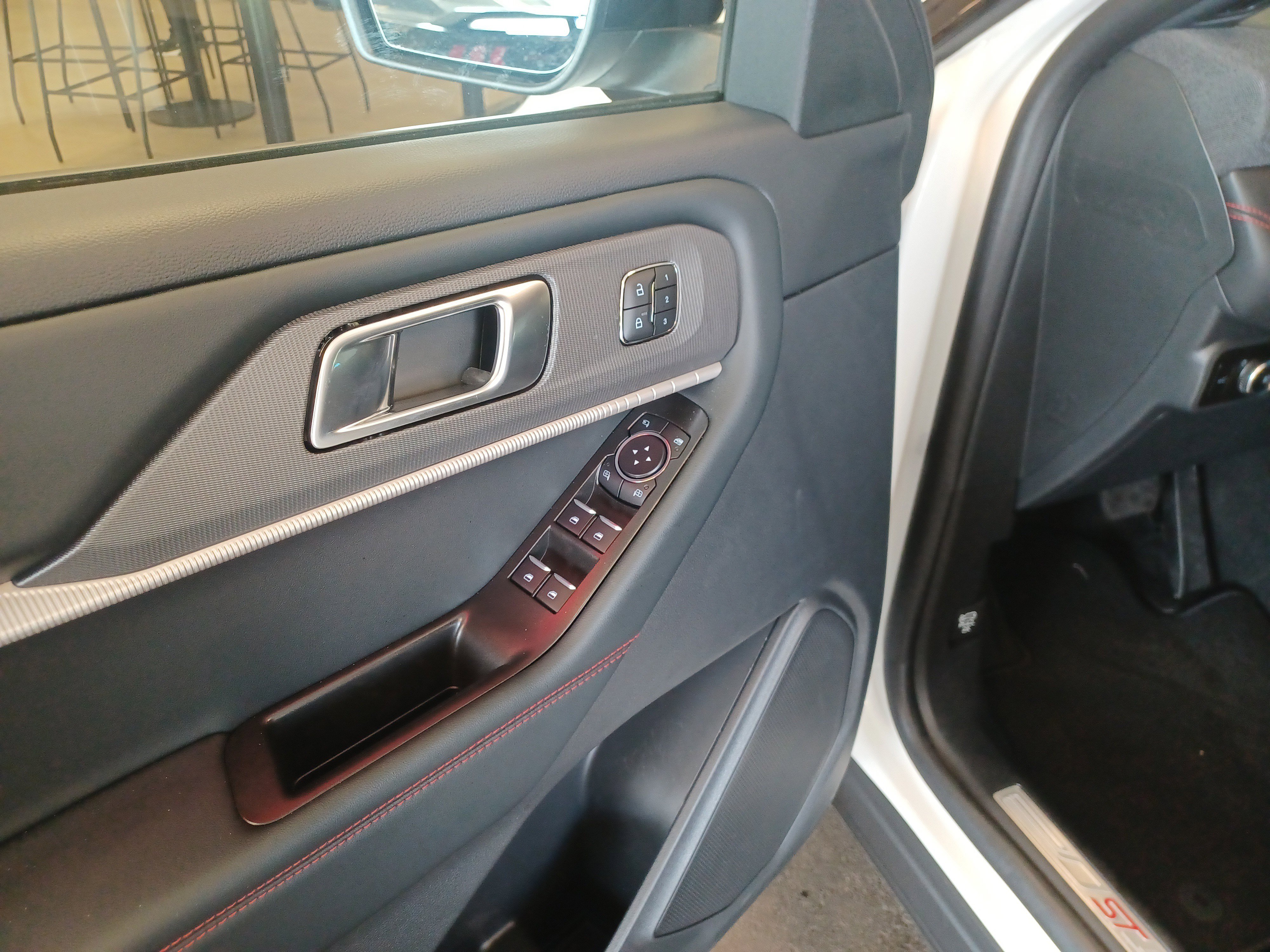 New 2025 Ford Explorer ST-Line w/ Premium Package image 10