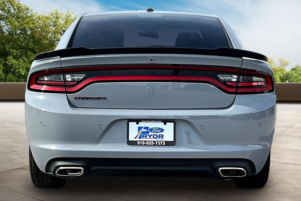 Used 2021 Dodge Charger SXT w/ Blacktop Package RWD image 4