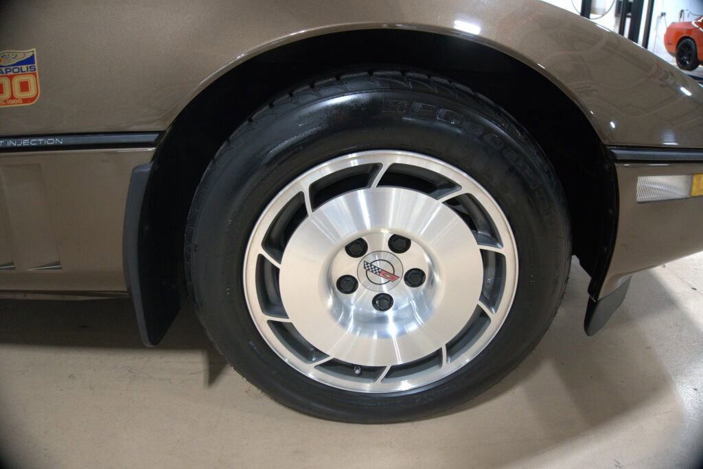 Used 1986 Chevrolet Corvette Convertible image 35