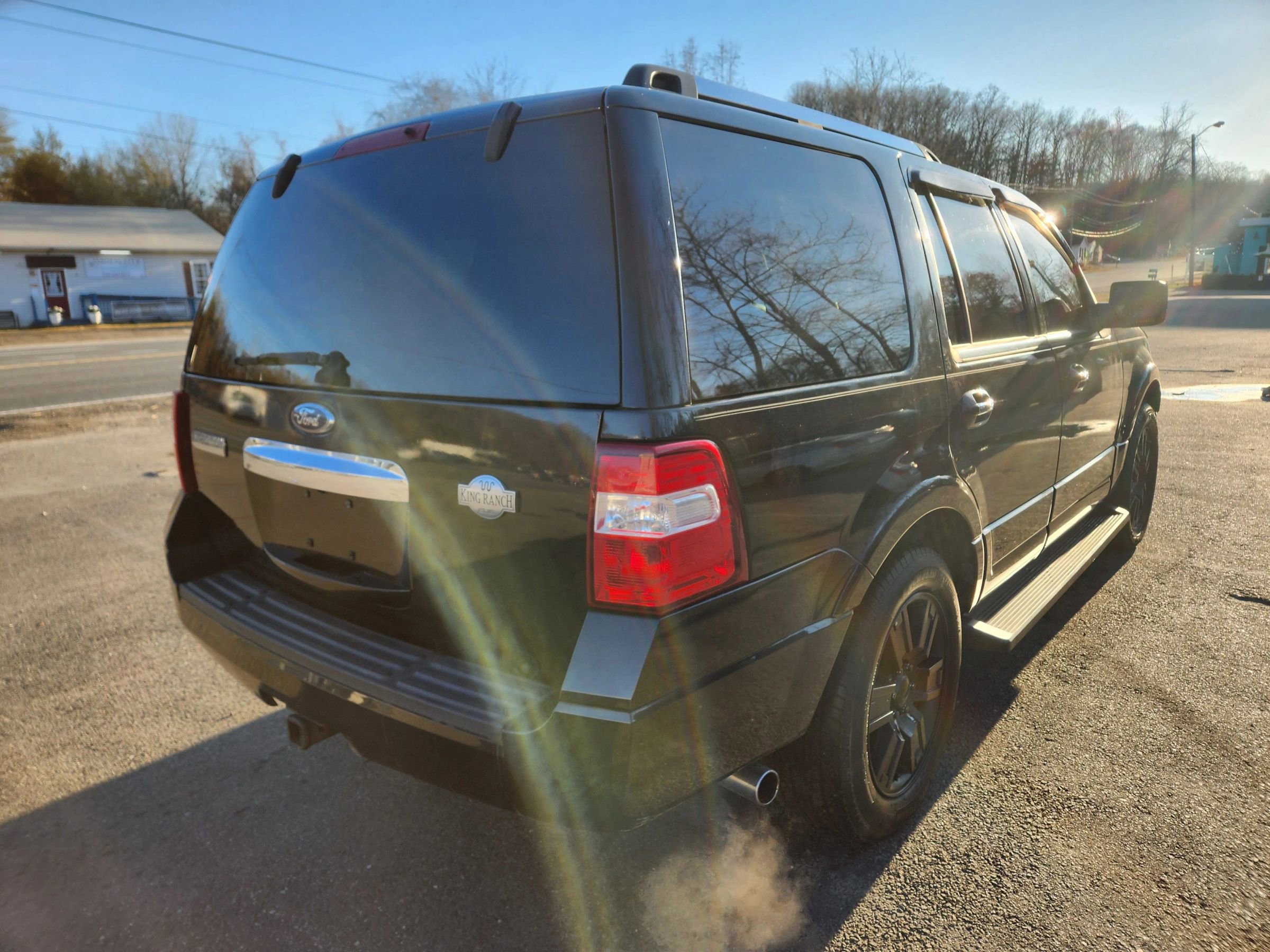 Used 2010 Ford Expedition Limited image 8