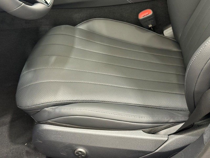 New 2026 Mercedes-Benz E 450 4MATIC Sedan image 16