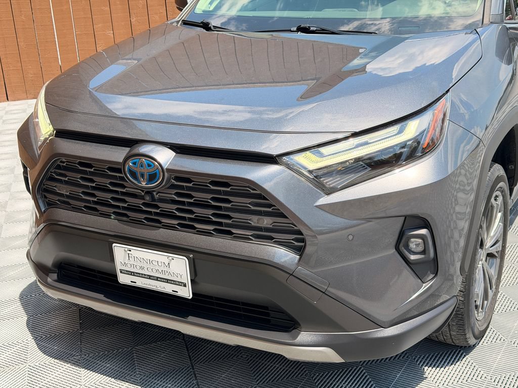Used 2022 Toyota RAV4 Limited AWD/4WD image 18