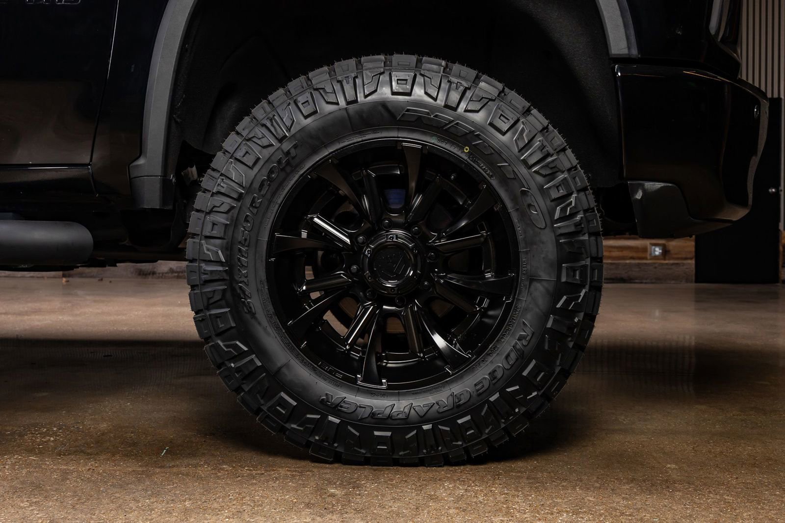 Used 2021 Chevrolet Silverado 2500 LTZ w/ LTZ Plus Package image 12