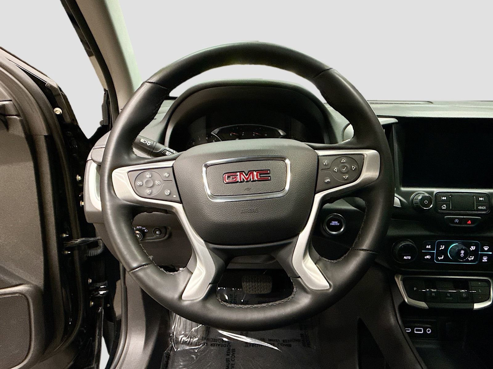 Used 2024 GMC Terrain SLT AWD/4WD image 13