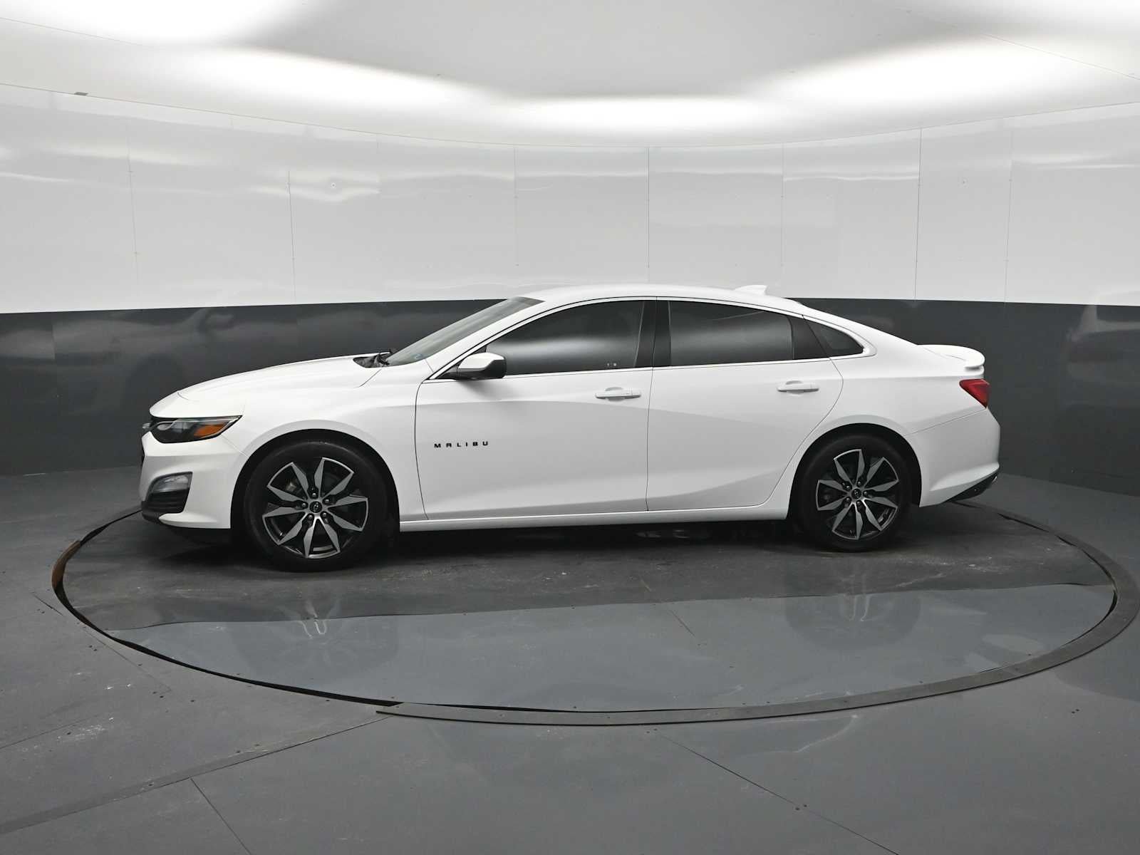 Used 2021 Chevrolet Malibu RS FWD image 4