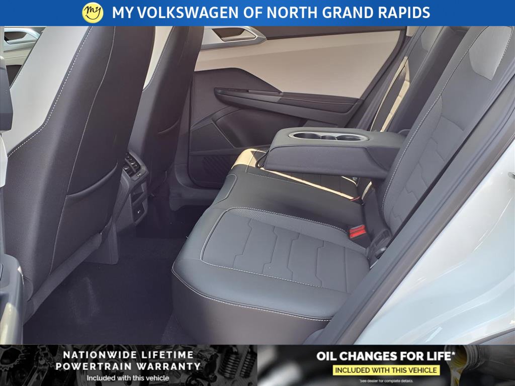 New 2025 Volkswagen Taos SE image 13