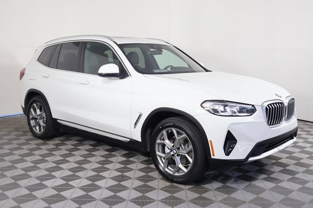 Used 2023 BMW X3 xDrive30i w/ Convenience Package AWD/4WD image 3