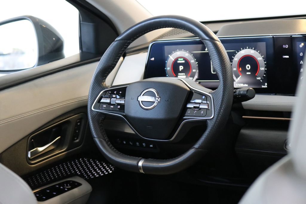 Used 2023 Nissan Ariya AWD image 35