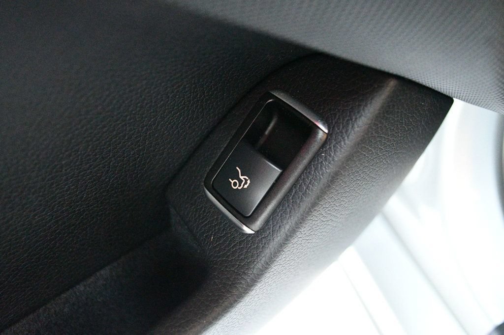Used 2014 Mercedes-Benz SL 550 image 68