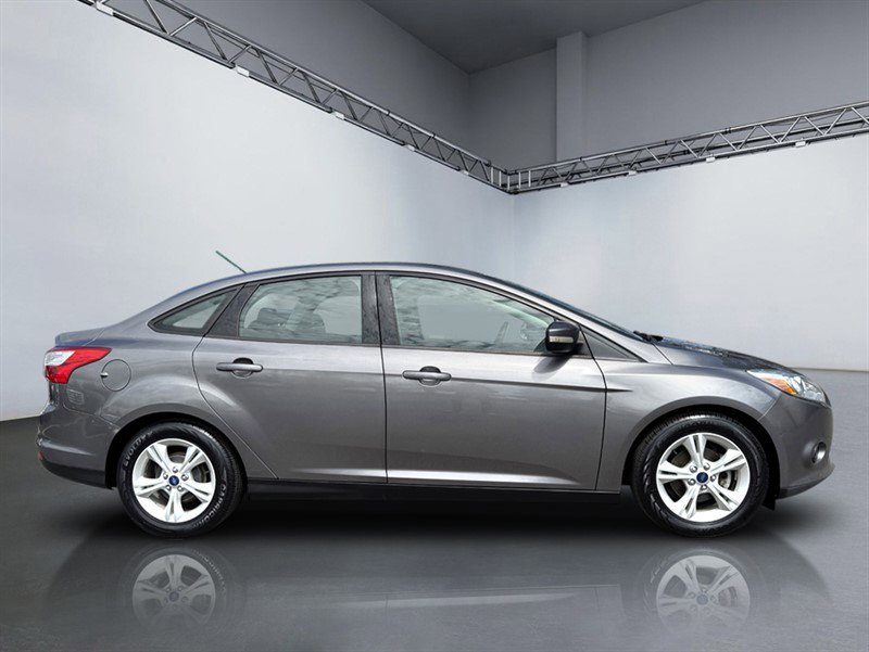 Used 2014 Ford Focus SE FWD image 3