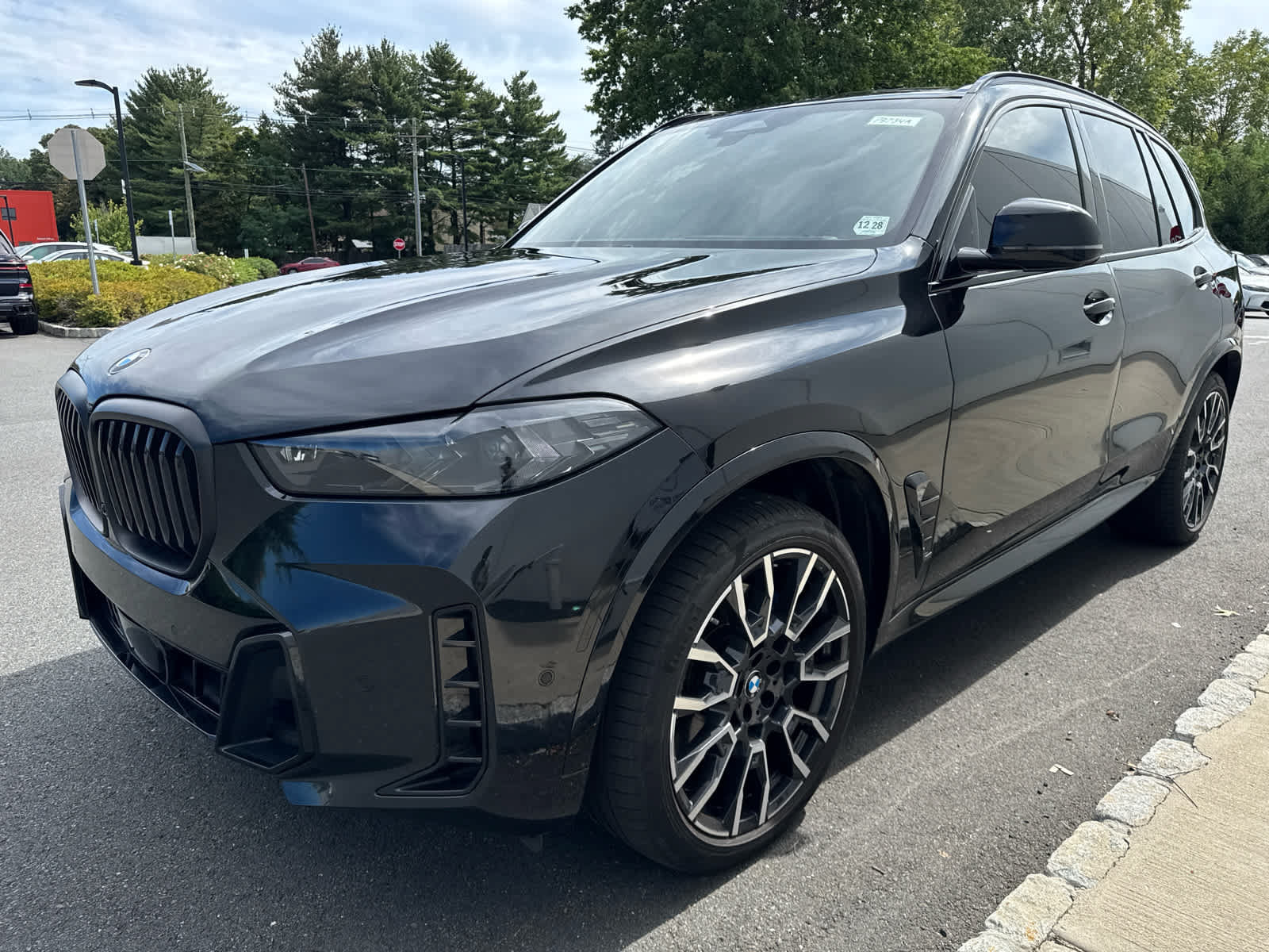 Used 2024 BMW X5 xDrive40i w/ M Sport Package AWD/4WD image 4