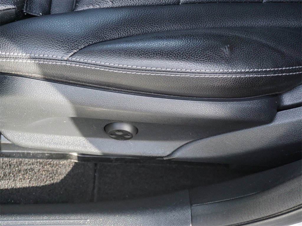 Used 2019 Mercedes-Benz GLC 350e 4MATIC image 18