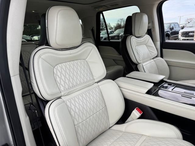 Used 2022 Lincoln Navigator Black Label image 22