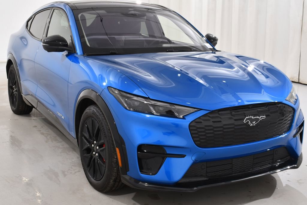 Used 2025 Ford Mustang Mach-E Premium w/ Sport Appearance Package image 4