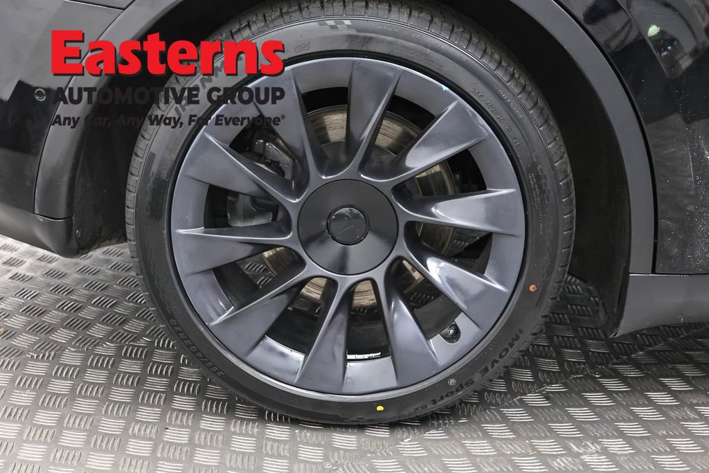 Used 2022 Tesla Model Y Long Range AWD/4WD image 24