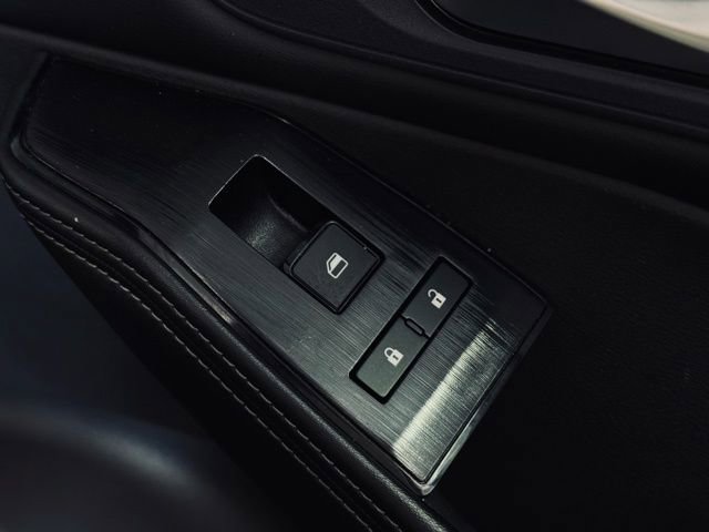 Used 2024 Nissan Rogue SV image 15