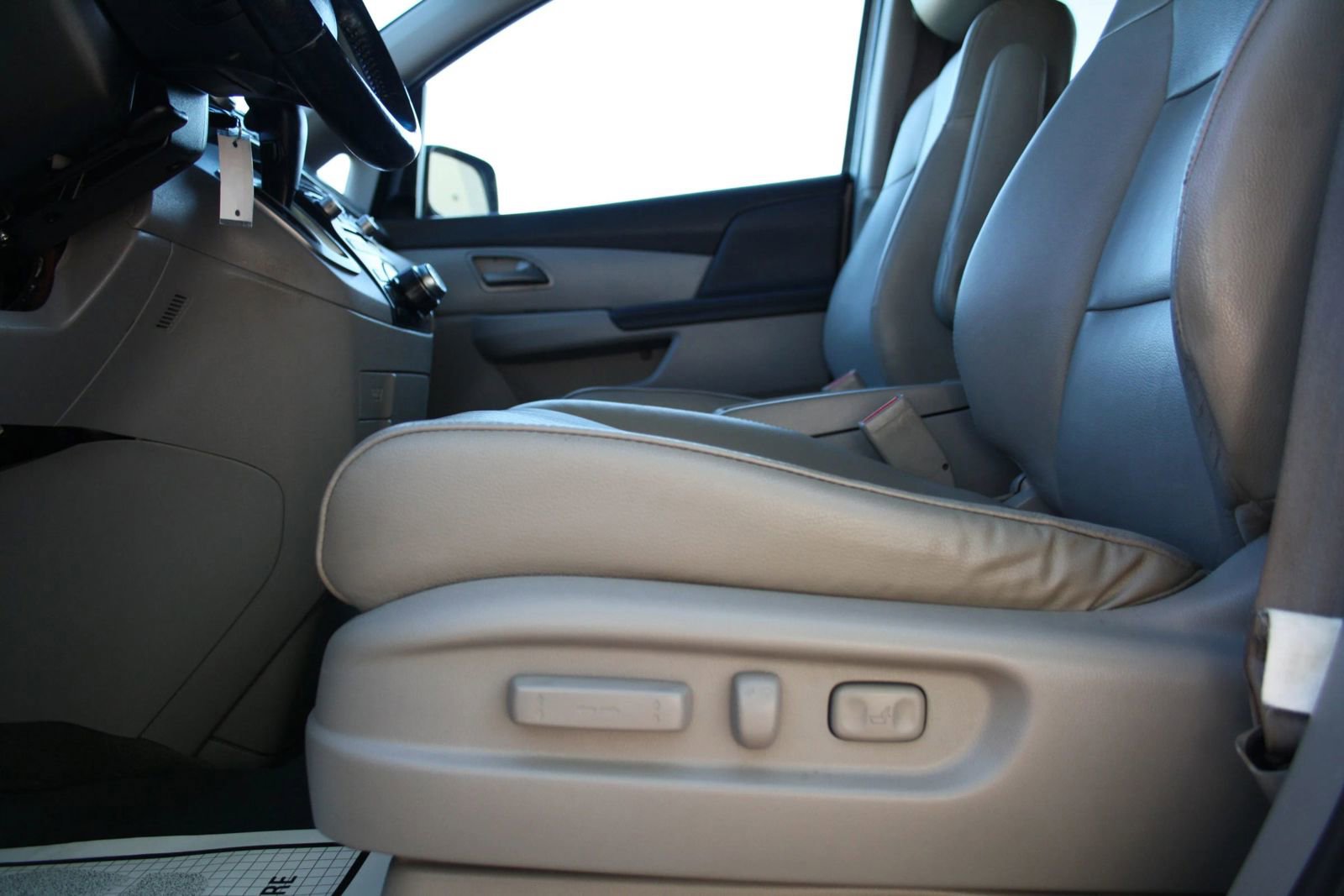 Used 2012 Honda Odyssey Touring Elite image 18