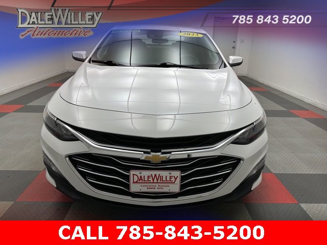 Used 2023 Chevrolet Malibu LT image 2