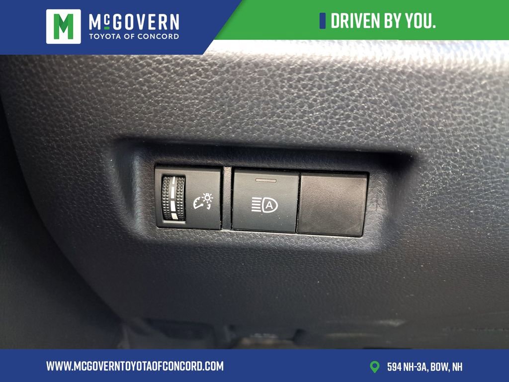 Used 2024 Toyota RAV4 LE AWD/4WD image 23