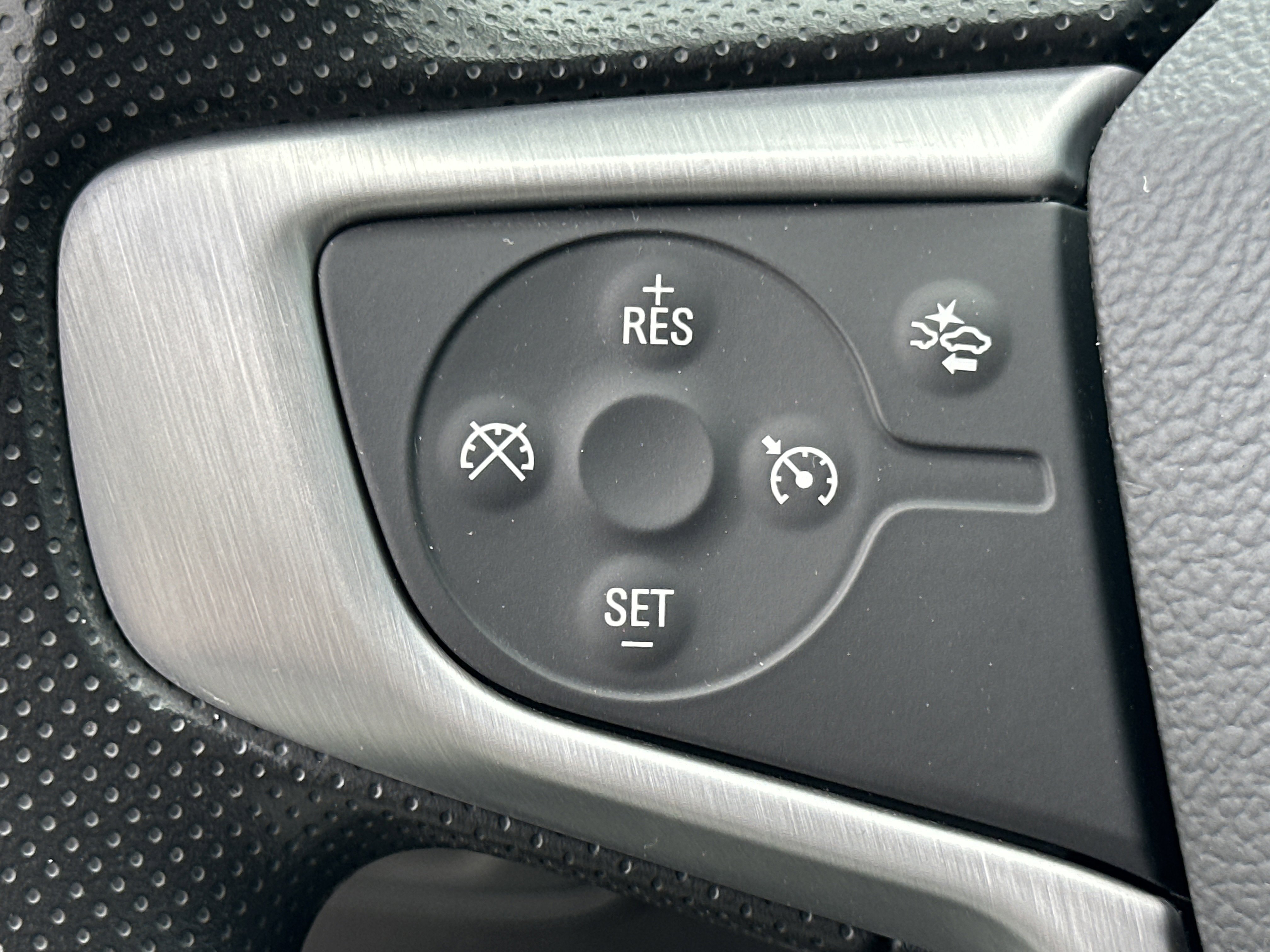 Used 2022 GMC Terrain SLE FWD image 24