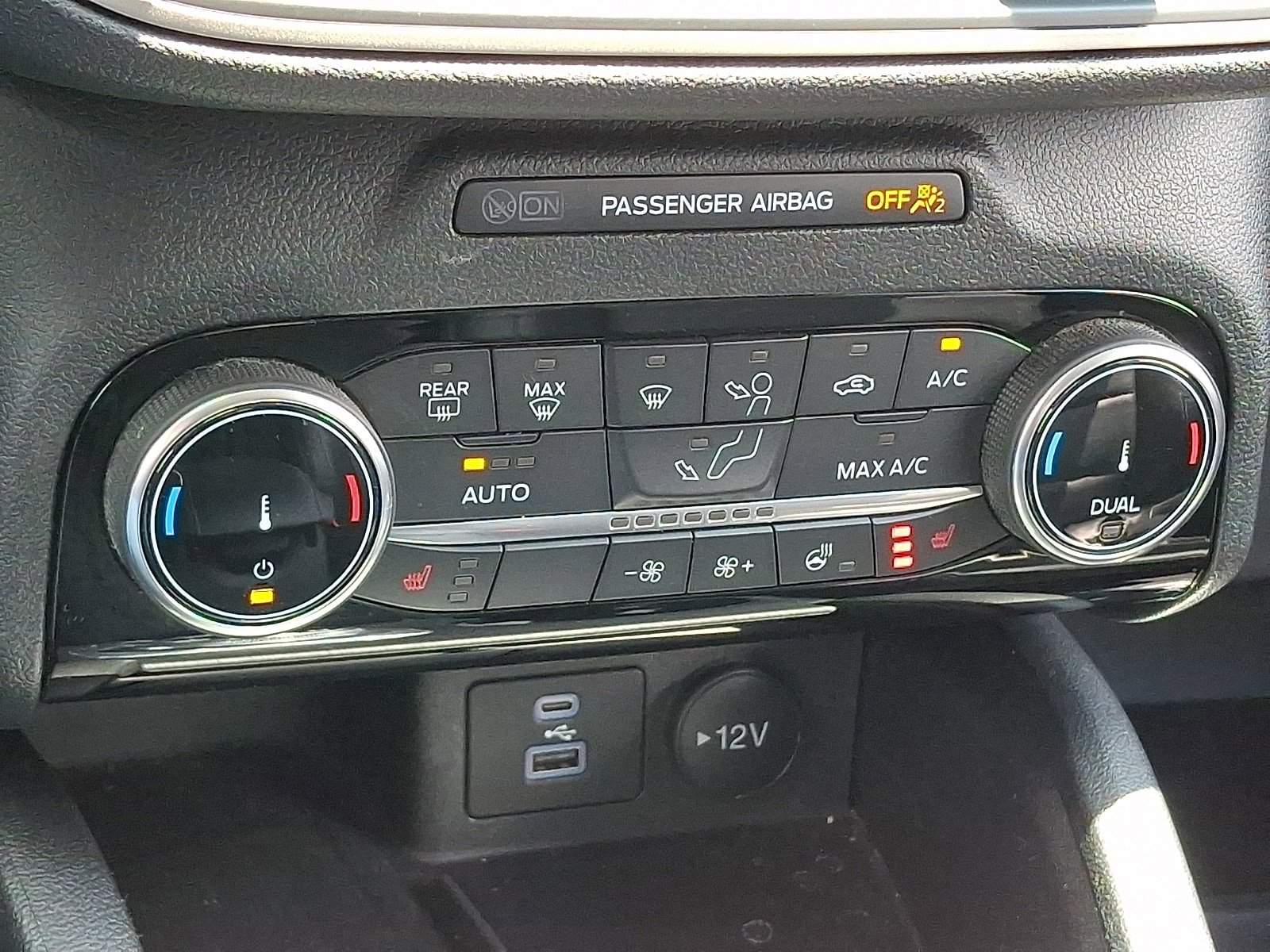 Certified 2022 Ford Escape SEL w/ Technology Package AWD/4WD image 16